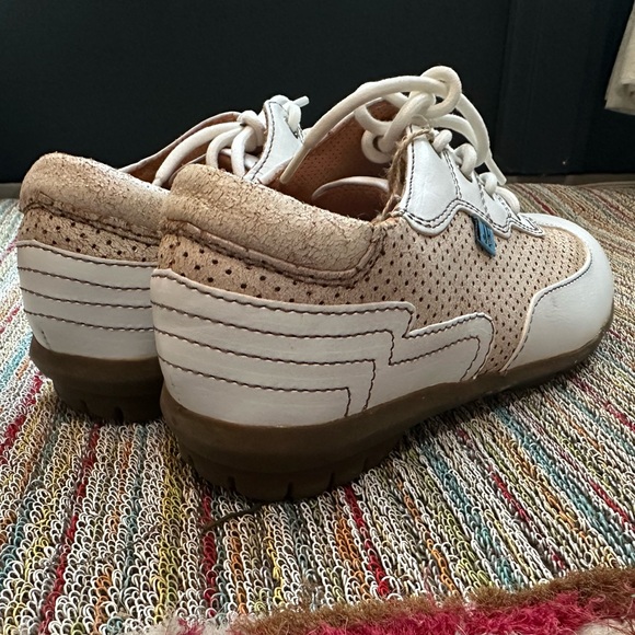 SOLD!!  Fluevog Earth Angels Ezekiel white leather/beige suede sneaker-W9/M7 - Picture 4 of 16